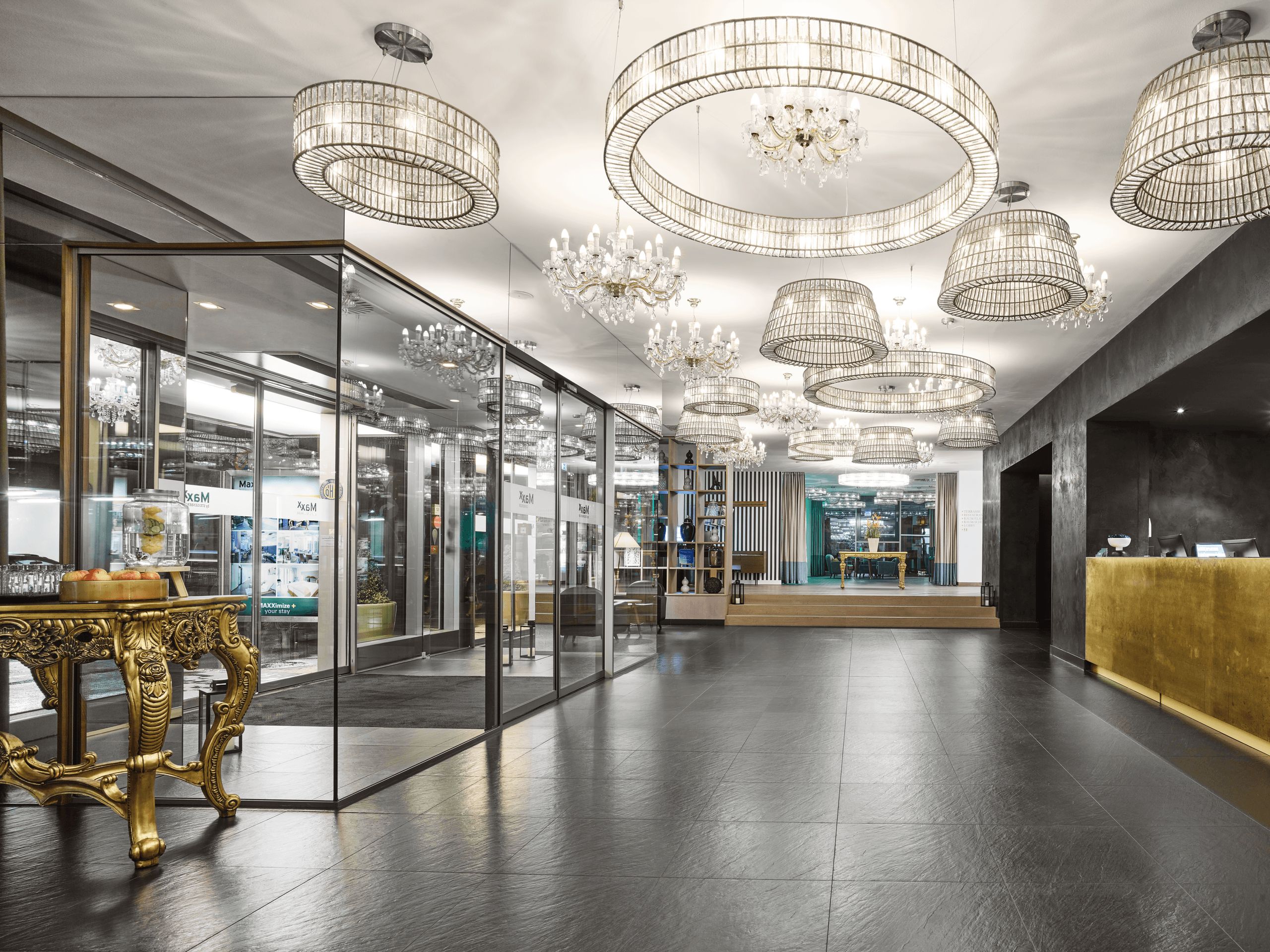 MAXX_Wien_Public_Lobby_0001.png